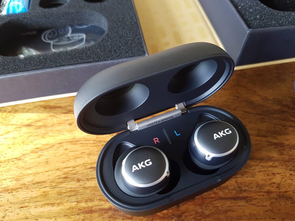 AKG lance les N400, ses écouteurs True Wireless avec réduction de bruit  active